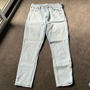 Abercrombie & Fitch: The Skinny High Rise Jean